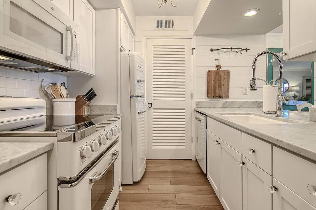 Luxury Seabrook Beachfront W/Spectacular Sunsets Exterior photo